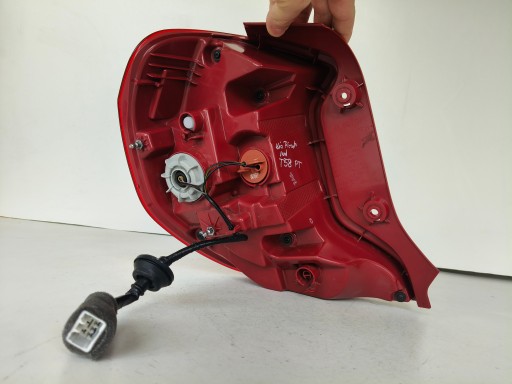 LAMPA FAR DESNA STRANA ZADNJA KIA PICANTO III 20- REDIZAJN LED T58