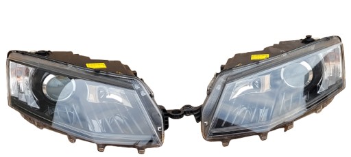 SKODA OCTAVIA 3 12-16 BI XENON ZAKRETNI Z LED 2 KOMAD / A