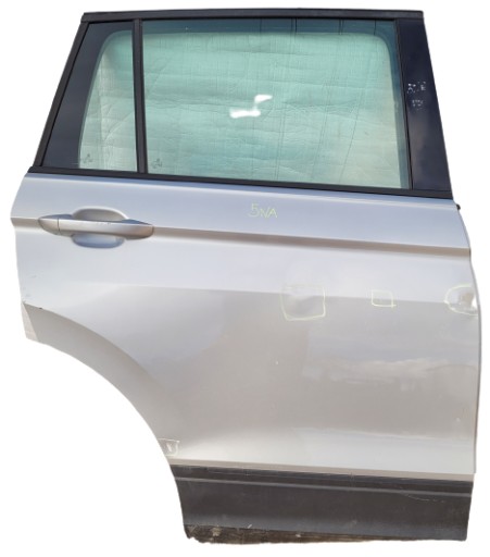 VW TIGUAN 5NA 16-20 VRATA ZADNJI ZADNJA DESNA KOMPLETNE