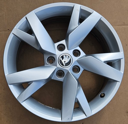 SKODA OCTAVIA 4 IV ALU FELGA 6.5JX17H2 ET46 5E3601025AC