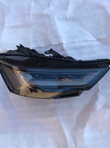 AUDI A6 S6 C8 LAMPA FAR DESNA STRANA MATRIX 4K0941036