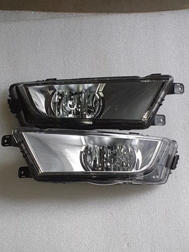 SKODA OCTAVIA III 3 5E0 MAGLENKE LIJEVA STRANA I DESNA 2SZT.