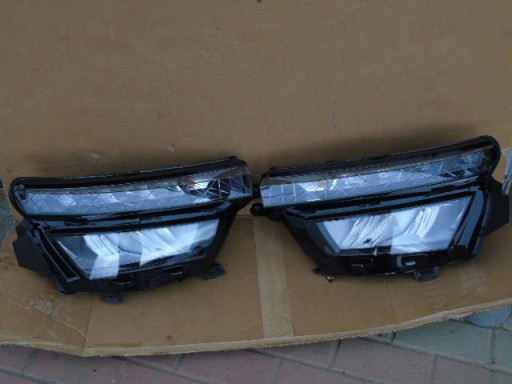 SKODA KAMIQ KOMPLET FAROVA LED LEW I DESNA STRANA 2SZT.