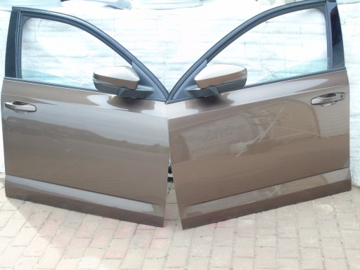 SKODA OCTAVIA III 5E0 PREDNJA STRANA DESNA