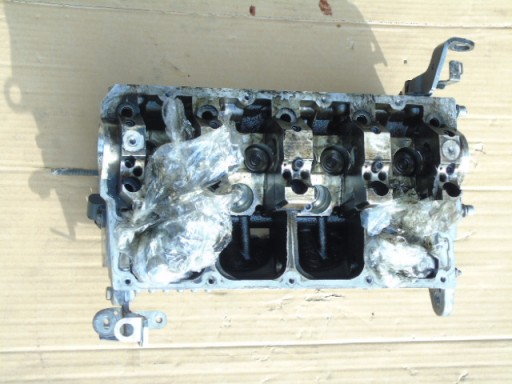 VW AUDI 1,9 ILI 2,0 TDI GLAVA 038103373R