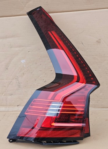 VOLVO V90 REDIZAJN 20-25 LAMPA FAR LED LIJEVA STRANA ZADNJI 32337133