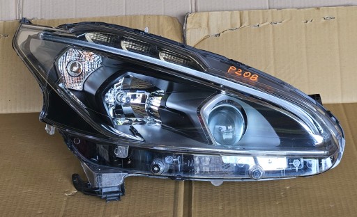 PEUGEOT 208 REDIZAJN 15-19 LAMPA FAR DESNA STRANA Z LED 9810805880