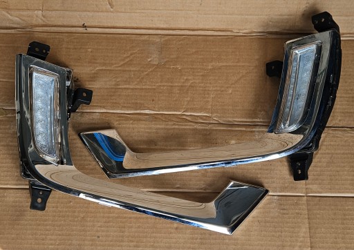 SUZUKI GRAND VITARA SVIJETLO LAMPA FAR DRL LED LIJEVA STRANA ILI DESNA Z CHROMEM