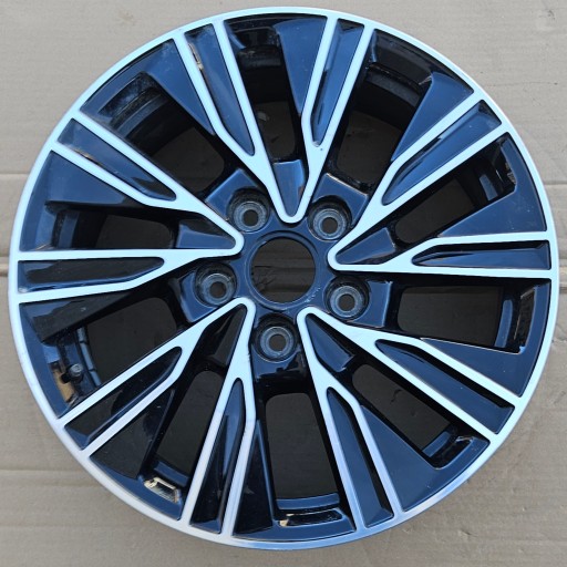 VW T6.1 , T7 MULTIVAN ALU FELGA 6.5JX17H2 ET60 7T0601025D