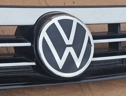 VW PASSAT B8 ARTEON GOLF 21-24 ZNAK EMBLEMAT 5H0853601M NOVI