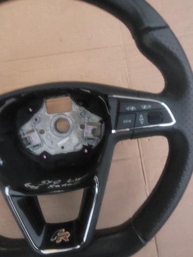 SEAT LEON III 3 5F0 FR VOLAN KOŽA SEAT LEON III 3 5F0 FR VOLAN KOŽA