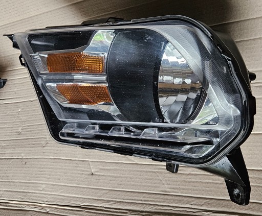 FORD MUSTANG V 09-12 LAMPA FAR LIJEVA STRANA AR33-13006-AG + DESNA AR33-13005-BD