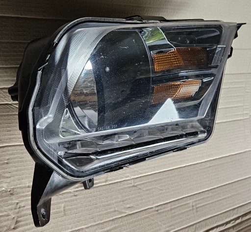 FORD MUSTANG V 09-12 LAMPA FAR LIJEVA STRANA AR33-13006-AG + DESNA AR33-13005-BD