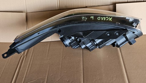 KIA X-CEED XCEED III 19-22 FAR LAMPA LIJEVA STRANA + DESNA