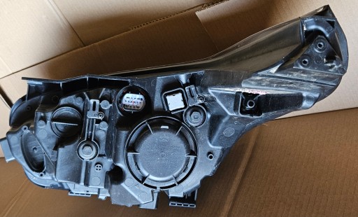 KIA X-CEED XCEED III 19-22 FAR LAMPA LIJEVA STRANA + DESNA