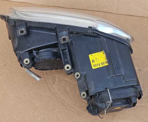VW TOURAN 03-10 LAMPA FAR XENON LIJEVA STRANA + DESNA 2 KOMAD 1T0941032D 1T0941031D VW TOURAN 03-10 LAMPA FAR XENON LIJEVA STRANA + DESNA 2 KOMAD 1T0941032D 1T0941031D