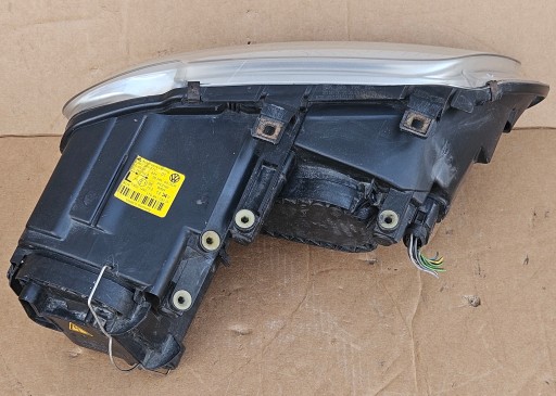 VW TOURAN 03-10 LAMPA FAR XENON LIJEVA STRANA + DESNA 2 KOMAD 1T0941032D 1T0941031D VW TOURAN 03-10 LAMPA FAR XENON LIJEVA STRANA + DESNA 2 KOMAD 1T0941032D 1T0941031D