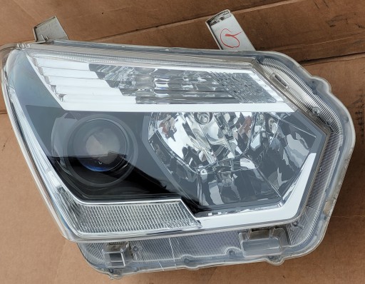 ISUZU D-MAX REDIZAJN 16-19 LAMPA FAR DESNA STRANA OBIČNA Z LED