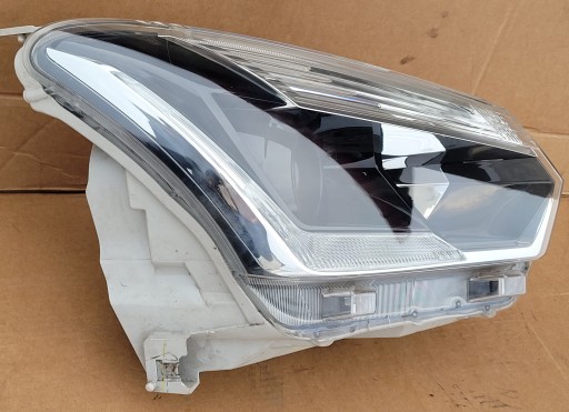ISUZU D-MAX REDIZAJN 16-19 LAMPA FAR DESNA STRANA OBIČNA Z LED
