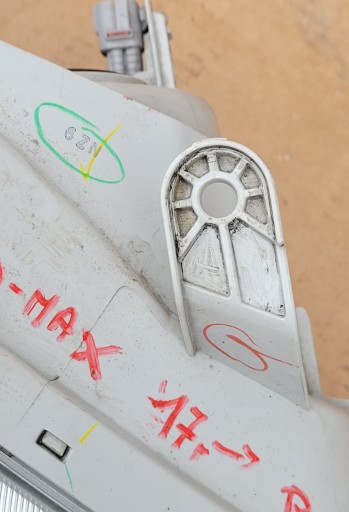 ISUZU D-MAX REDIZAJN 16-19 LAMPA FAR DESNA STRANA OBIČNA Z LED