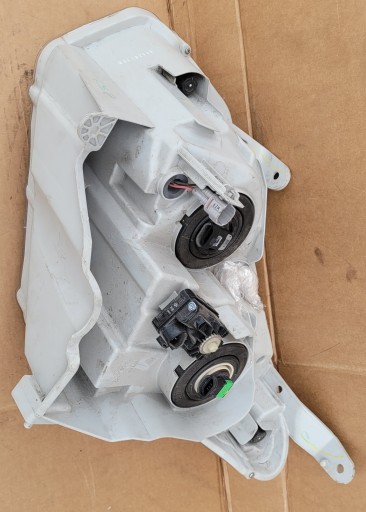 ISUZU D-MAX REDIZAJN 16-19 LAMPA FAR DESNA STRANA OBIČNA Z LED