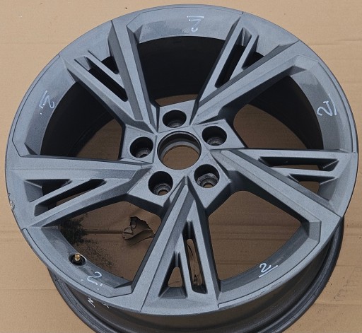 AUDI A3 ALU FELGA E-8.0JX18H2-N ET46 8Y0601025G