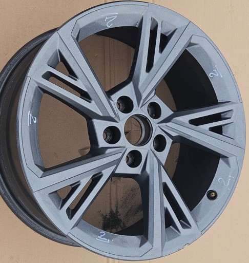 AUDI A3 ALU FELGA E-8.0JX18H2-N ET46 8Y0601025G