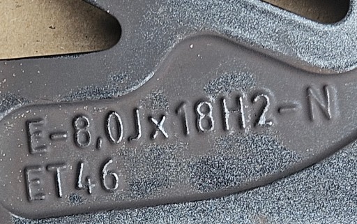 AUDI A3 ALU FELGA E-8.0JX18H2-N ET46 8Y0601025G