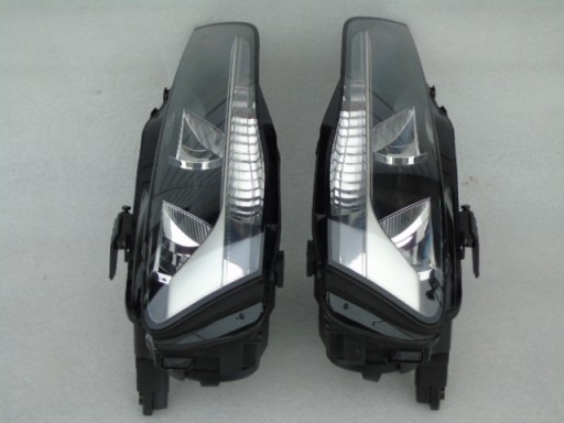 AUDI A4 B8 REDIZAJN 12-15 LAMPE FAROVI  LIJEVA STRANA DESNA