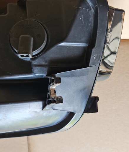 AUDI A6 C7 4G0 LAMPA FAR LIJEVA STRANA BI XENON NIESKRĘTNA