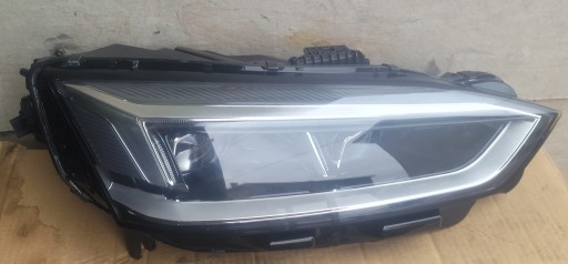 AUDI S5 A5 S-LINE BRANIK 8W6807437F-D LAMPA FAR DESNA STRANA