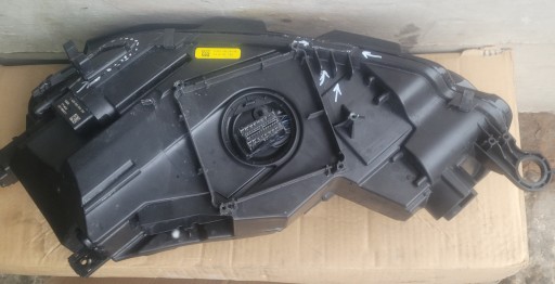 AUDI S5 A5 S-LINE BRANIK 8W6807437F-D LAMPA FAR DESNA STRANA