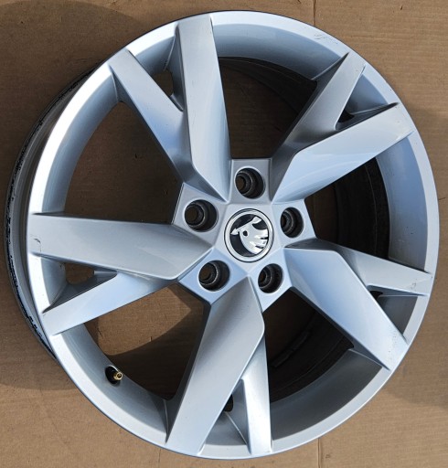SKODA OCTAVIA 4 IV ALU FELGA 6.5JX17H2 ET46 5E3601025AC