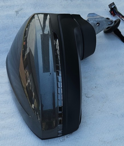 VW TIGUAN II 5NA DESNA RETROVIZOR 5NB857502 13PIN VW TIGUAN II 5NA DESNA RETROVIZOR 5NB857502 13PIN