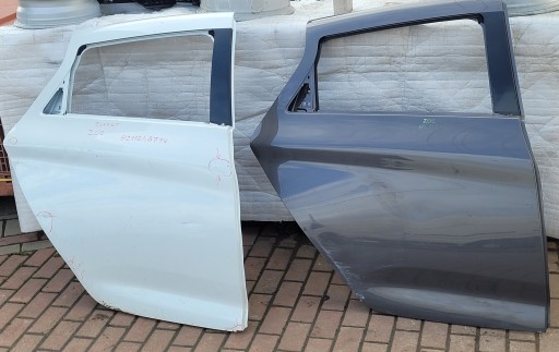 RENAULT ZOE 12-22 VRATA DESNA ZADNJI ZADNJA RENAULT ZOE 12-22 VRATA DESNA ZADNJI ZADNJA