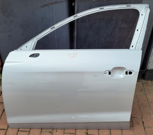 AUDI A4 8W0 B9 REDIZAJN 19-23 VRATA DESNA ILI LIJEVA