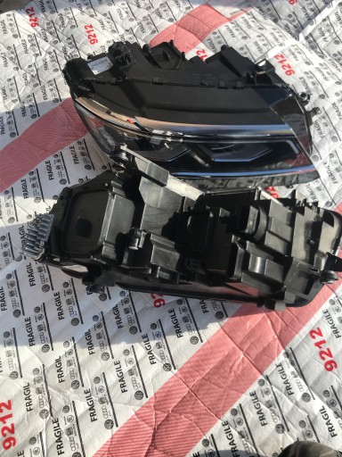VW TIGUAN 16-19 LAMPA FAR FULL LED DESNA STRANA KOMPLETNA VW TIGUAN 16-19 LAMPA FAR FULL LED DESNA STRANA KOMPLETNA