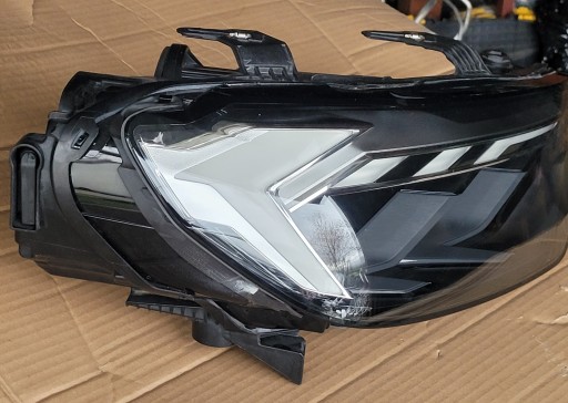 AUDI A1 18-22 LAMPA FAR LED DESNA STRANA 82A941034D