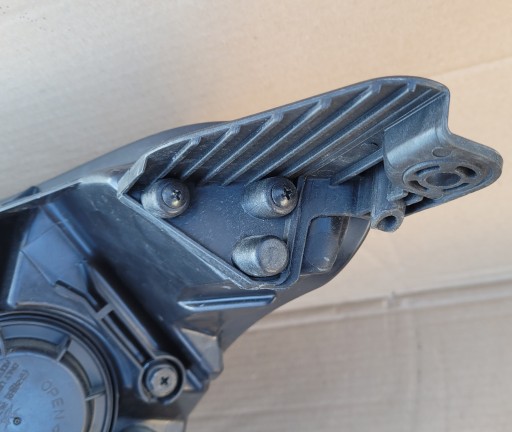 HYUNDAI I10 II LAMPA FAR DESNA STRANA 92102B9300 KOMPLETNA