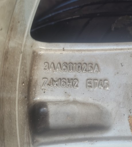 VW PASSAT B7 FELGE ALU FELGA 215/55R16 3AA601025A