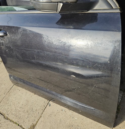 SKODA OCTAVIA III 5E0 VRATA DESNA PREDNJA STRANA SKODA OCTAVIA III 5E0 VRATA DESNA PREDNJA STRANA