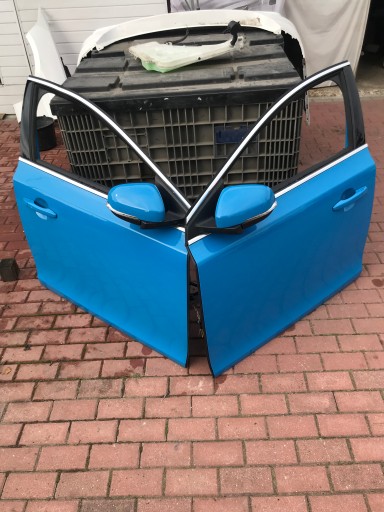 VOLVO V40 12-16 VRATA DESNA  LIJEVA ZADNJI ZADNJA