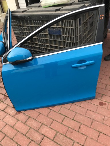 VOLVO V40 12-16 VRATA DESNA  LIJEVA ZADNJI ZADNJA