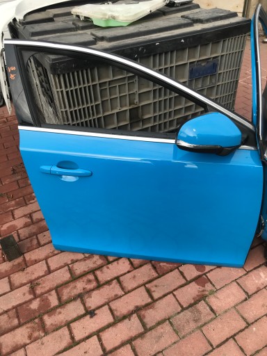 VOLVO V40 12-16 VRATA DESNA  LIJEVA ZADNJI ZADNJA