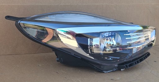 HYUNDAI IX20 REDIZAJN 15-18 LAMPA FAR DESNA STRANA LEČA