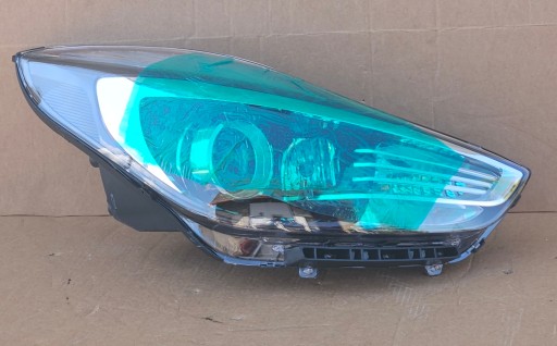 HYUNDAI IX20 REDIZAJN 15-18 LAMPA FAR DESNA STRANA LEČA