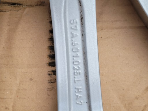 SKODA KAROQ ALU FELGA 7JX18H2 ET45 57A601025D