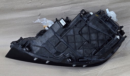 VW TOUAREG REDIZAJN 14-18 BI XENON LED DESNA STRANA 7P1941034