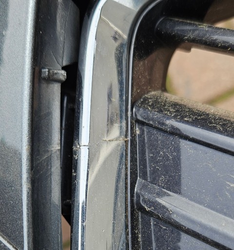 AUDI A4 B9 S-LINE REDIZAJN 19-24 BRANIK PREDNJA STRANA 8W0807437AQ