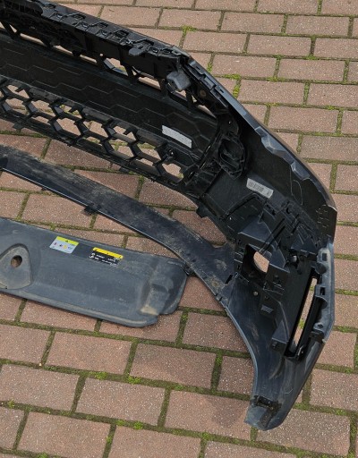 AUDI A4 B9 S-LINE REDIZAJN 19-24 BRANIK PREDNJA STRANA 8W0807437AQ